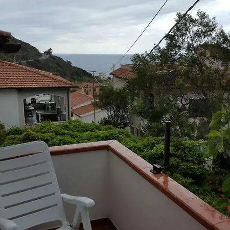 Casa Tina Apartment Pomonte
