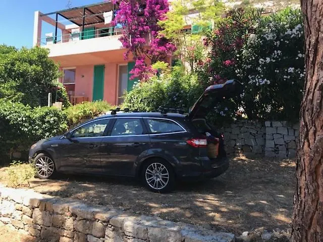 Casa Tina 아파트